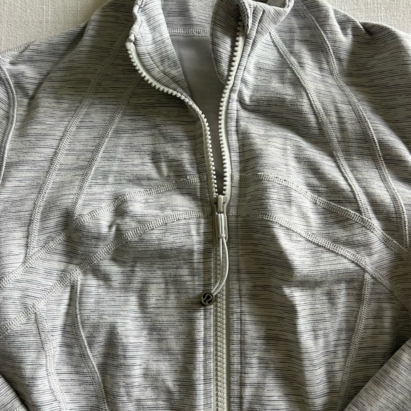 Lululemon Define Jacket Nulu Light Gray Rare - Discontinued size 4 Zip Up - Picture 3 of 6